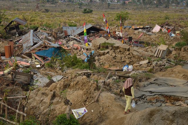 Photo of the aftermath of the earthquake that struck the Indonesian island of Sulawesi last September