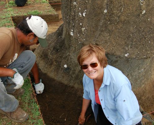 Jo Anne Van Tilburg, right, and Cristián Arévalo Pakarati