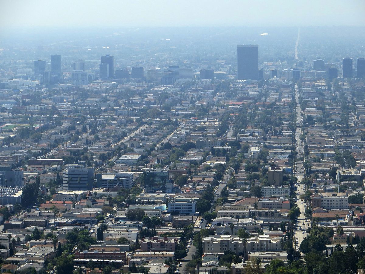 Photo of smoggy Los Angeles skyline