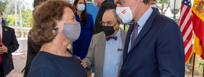 Professor Barbara Fuchs speaks with Pedro Sánchez, the president of Spain, on UCLA’s campus