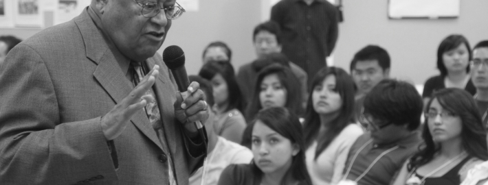 Image of Rev. James Lawson speaking to interns in the Dream Summer program, a fellowship opportunity for student immigrants and their allies.