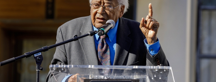 Image of the The Rev. James Lawson Jr. at building dedication