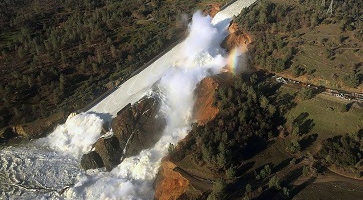 Image of Oroville dam spillway flooding