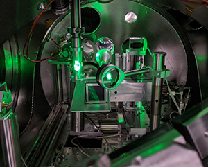 Free electron wave packets being produced using a photoinjector for attosecond X-ray imaging of molecular motion