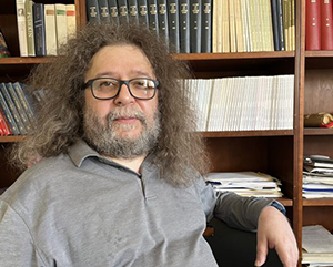 Igor-Pilshchikov-363-241 Portrait of Professor Igor Pilshchikov in his office