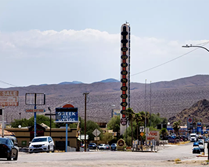 thermometer-Baker-363-241 A giant thermometer in Baker, Calif., reads 112 degrees.