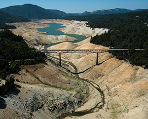 drought-oroville-363-241 (1) A photo of the Enterprise Bridge passes over a section of Lake Oroville that was nearly dry on Sept. 30, 2014, in Oroville, California.