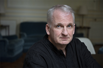 Head-and-shoulders photo of Timothy Snyder wearing a black shirt